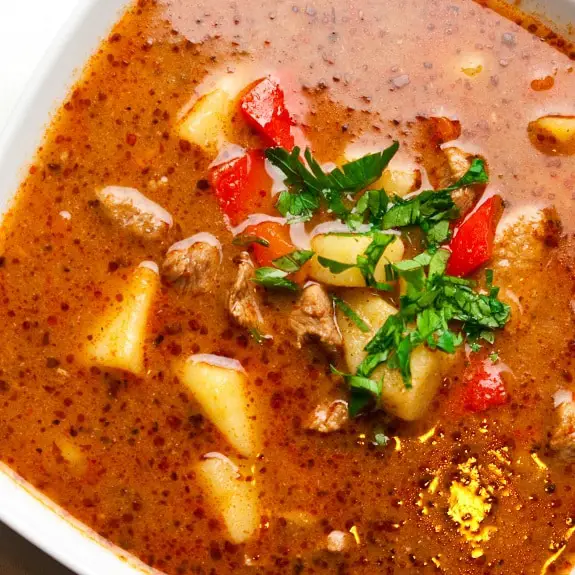 slassic hungarian goulash soup recipe