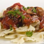 slow-cooker-herbed-mushroom-tomato-sauce slow cooker herbed mushroom-tomato sauce