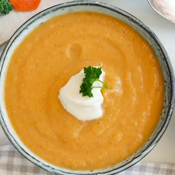 creamy carrot and broccoli soup recipe