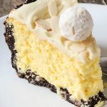 Instant pot classic Raffaello cheesecake recipe. Very easy, melt-in-mouth dessert cooked in an electric instant pot. Must-try recipe! #pressurecooker #instantpot #desserts #raffaello #cheesecake #homemade
