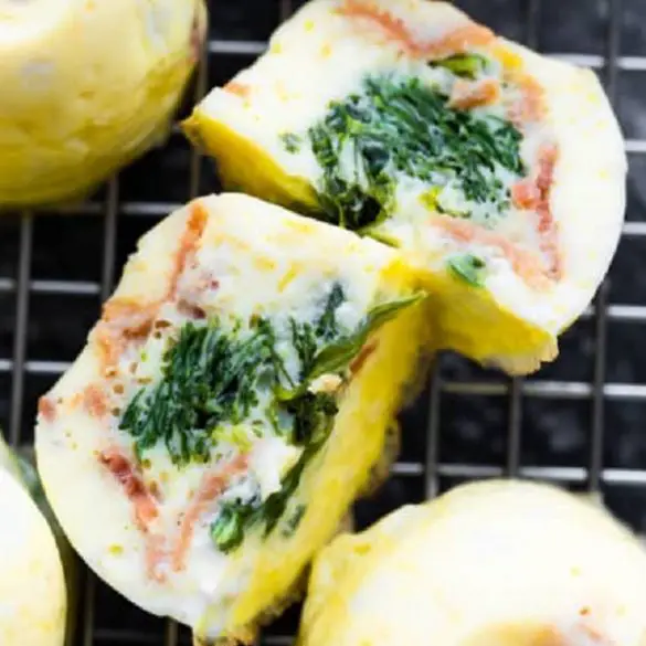 Pressure cooker easy egg bites recipe. Eggs with bacon and spinach cooked in an electric instant pot. #pressurecooker #instantpot #easy #appetizers #dinner