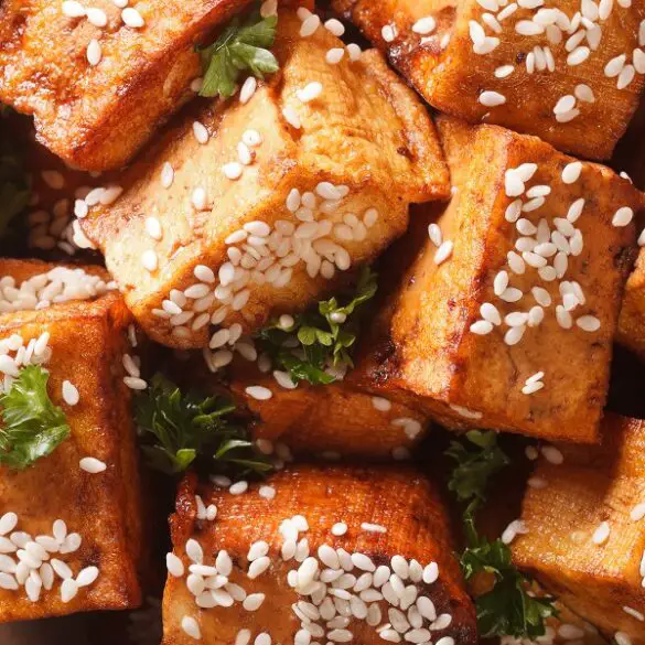 Air fryer chili garlic tofu recipe. Learn hot to cook easy and healthy tofu in an air fryer. #airfryer #healthy #vegetarian #dinner