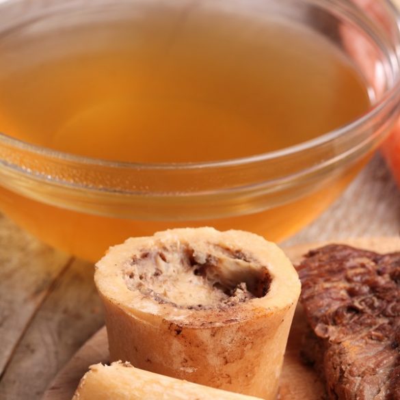 instant-pot-beef-bone-broth-recipe Instant pot beef bone broth recipe. Super delicious and easy beef broth made from roasted bones and vegetables. #pressurecooker #instantpot #beef #broth #healthy #easy #diet