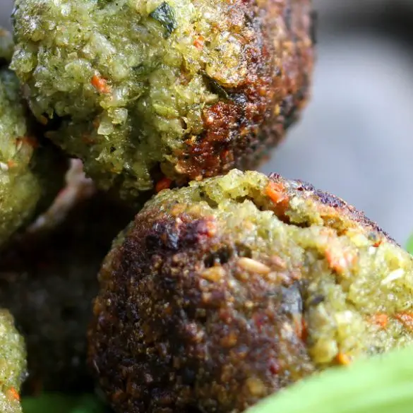 air-fryer-vegetarian-meatballs-recipe Air fryer vegetarian meatballs recipe. Healthy and delicious vegetarian meatballs cooked in an air fryer. #airfryer #vegetarian #vegan #healthy #dinner #meatballs