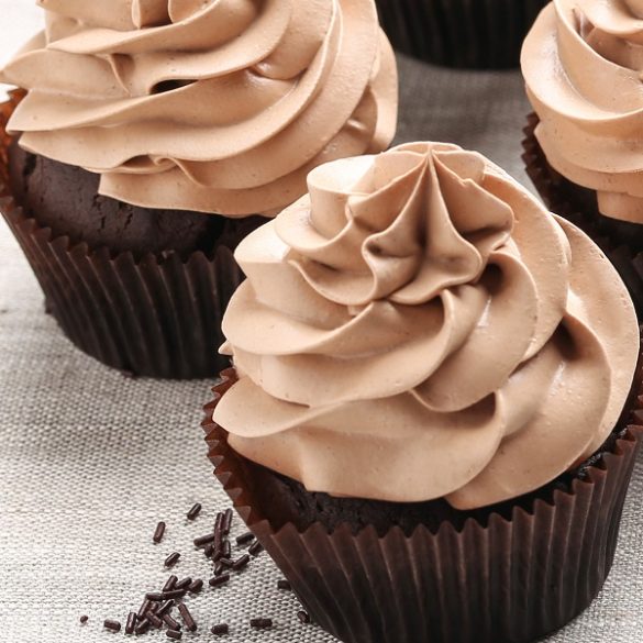 Air fryer chocolate cupcakes recipe. Cook up a batch of these yummy, moist air fryer chocolate cupcakes in about 10 minutes. #airfryer #desserts #breakfast #cupcakes #chocolate