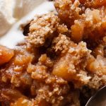 Instant pot apple crisp recipe. Toss in your favorite apple variety, a little brown sugar, some cinnamon, and a few other ingredients for a healthy dessert that you can make in minutes. #pressurecooker #instantpot #desserts #breakfast #apple