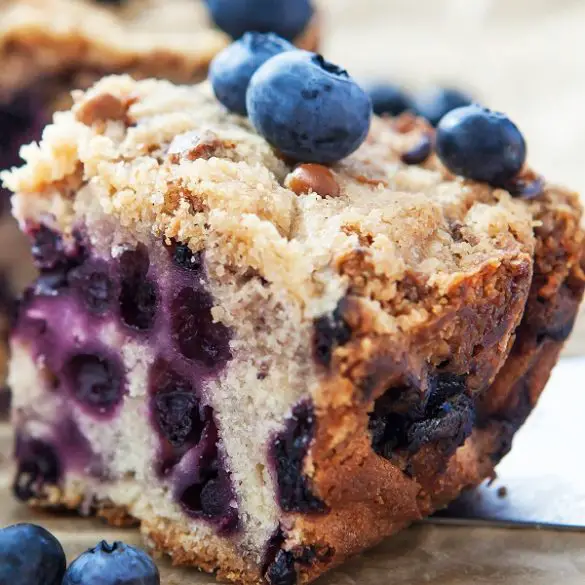 Instant pot blueberry cake recipe. This blueberry cake is made with fresh blueberries. It's low-fat, easy, and so good! #pressurecooker #instantpot #desserts #breakfast #cakes #easy