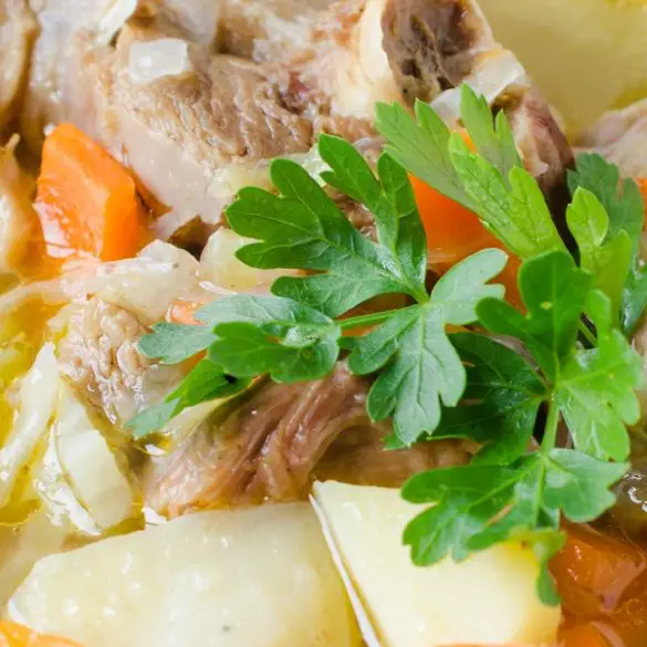 The best instant pot turkey soup. This simple recipe is a favorite for those chilly winter days. #pressurecooker #instantpot #soups #turkey #healthy #dinner