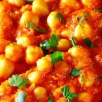 Instant pot Indian chana masala recipe. Chana masala is a vegetarian dish that originated in eastern India. #pressurecooker #instantpot #indian #vegetarian #vegan #healthy #dinner #homemade