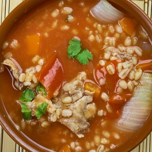 Slow cooker beef and barley soup recipe. This soup is a complete meal in one pot. #slowcooker #crockpot #beef #barley #homemade #soups