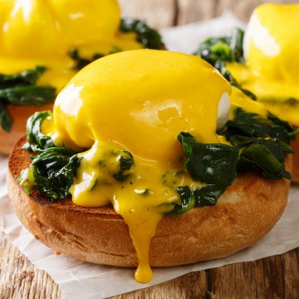 Air fryer egg Florentine recipe. This egg Florentine is a healthier and easier way to enjoy your favorite breakfast dish. #airfryer #breakfast #homemade #eggs #eggflorentine #yummy #delicious #easy