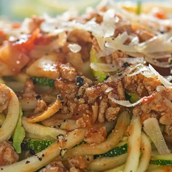 Slow cooker zoodles in meat sauce. Let's face it: we've all heard about the benefits of eating vegetables and not just as a side dish. #slowcooker #crockpot #zoodles #recipes #dinner #healthy #vegetarian #vegan