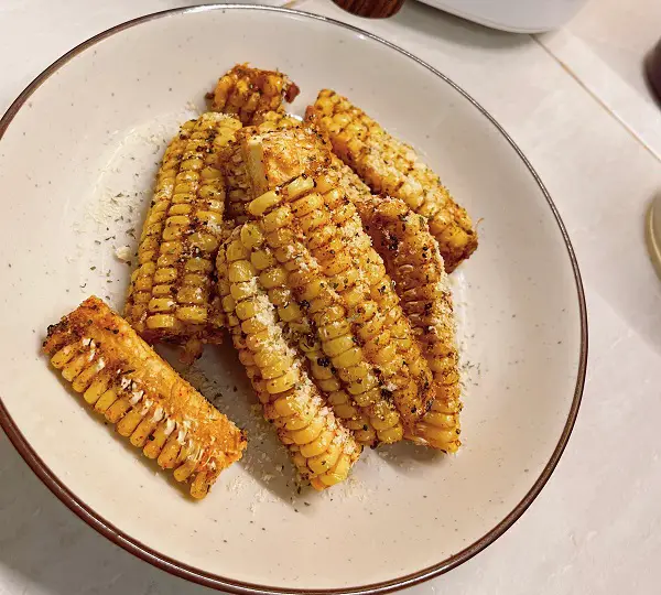 Air fryer corn ribs. Get restaurant-style corn ribs without the hassle of deep-frying! #airffyer #vegetarian #vegan #healthy #appetizers